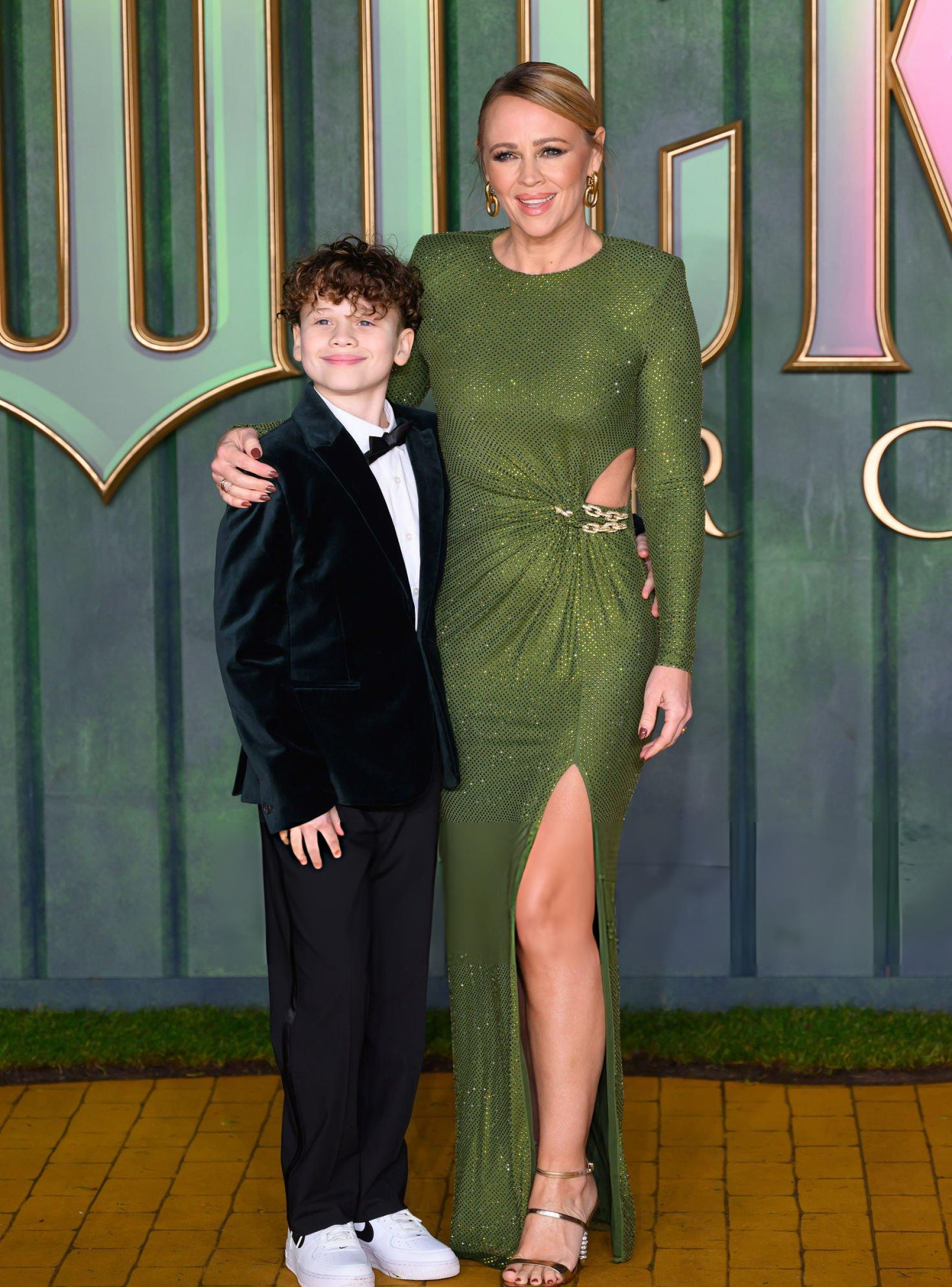 GalleryAloud-007.jpg GalleryAloud-007.jpg